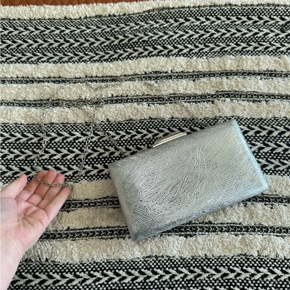 NWOT shein textured silver clutch bag with a chain crossbody size 8”x4.5”x1.5”